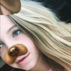 Meet your Posher, Olivia